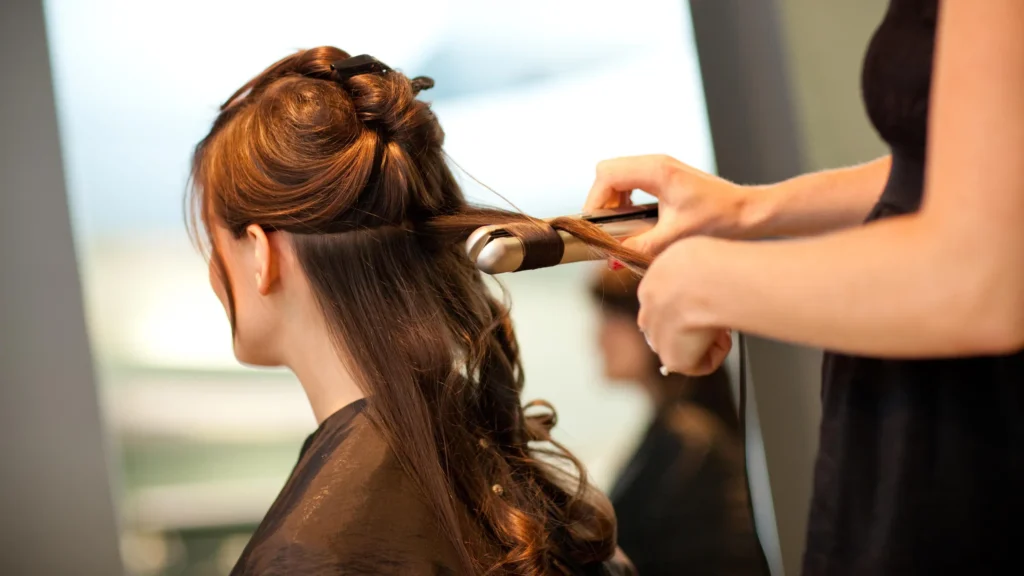 Why Private 1-to-1 Sessions Beat the Busy Salon 4